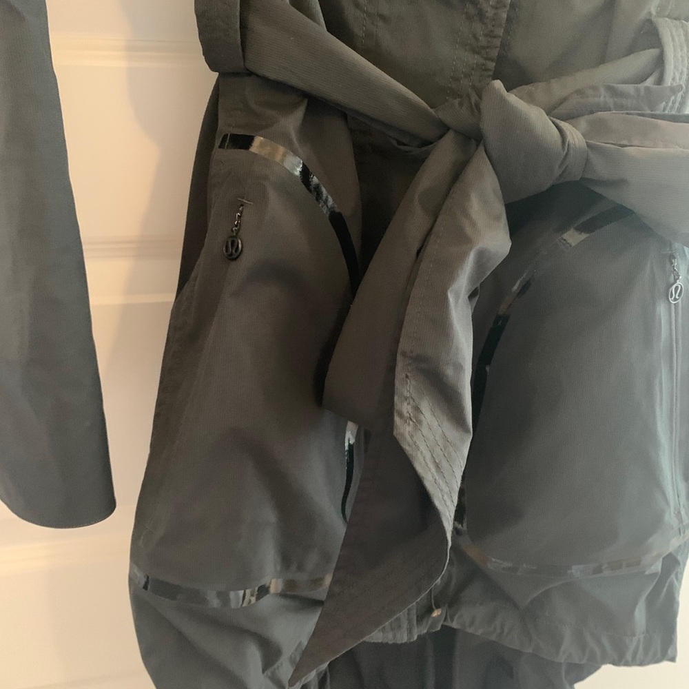 Pedal power rain coat - Picture 6 of 10